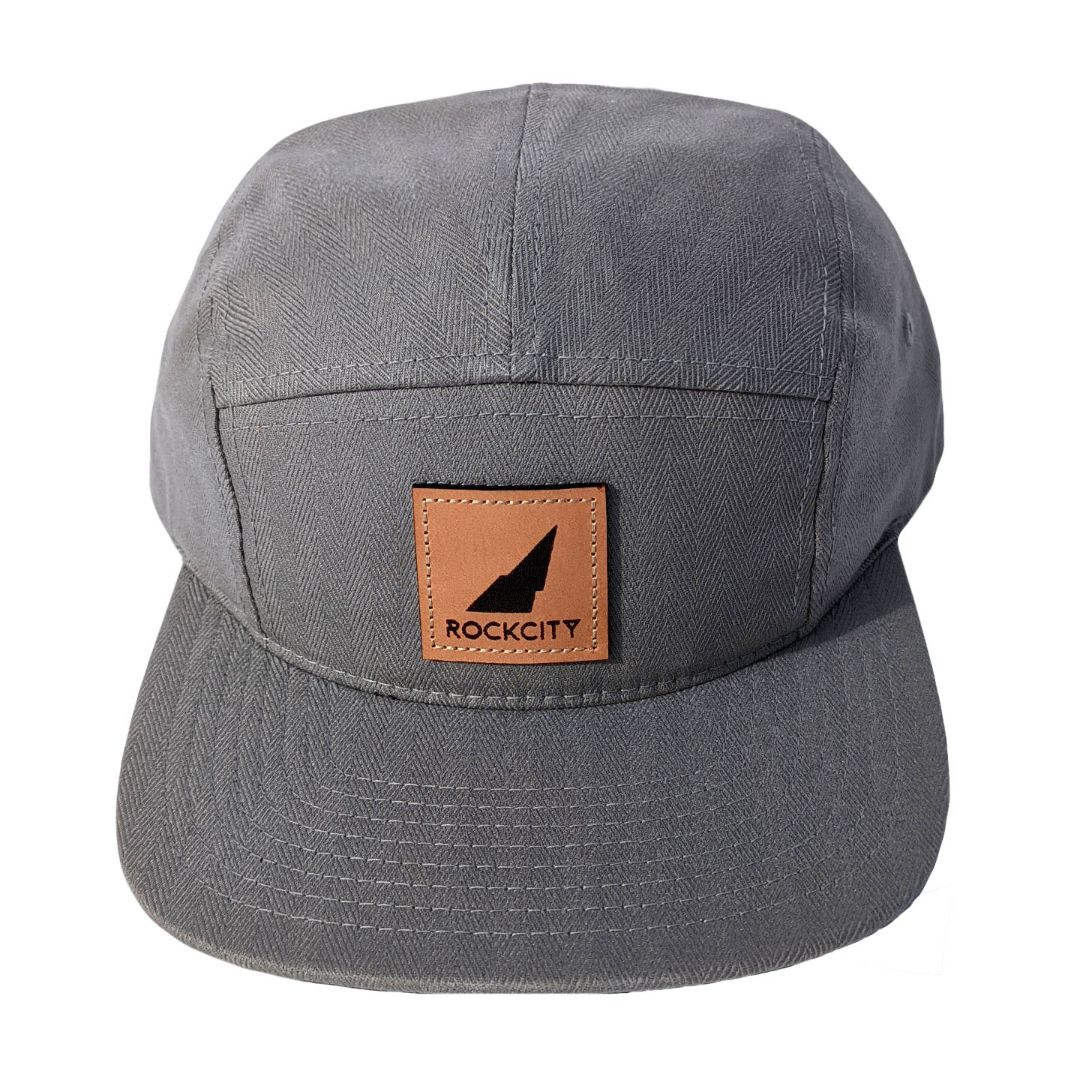 5 panel strapback leather on grey front