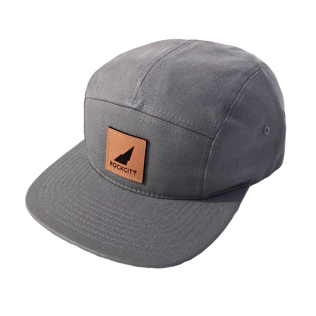 5 panel strapback leather on grey