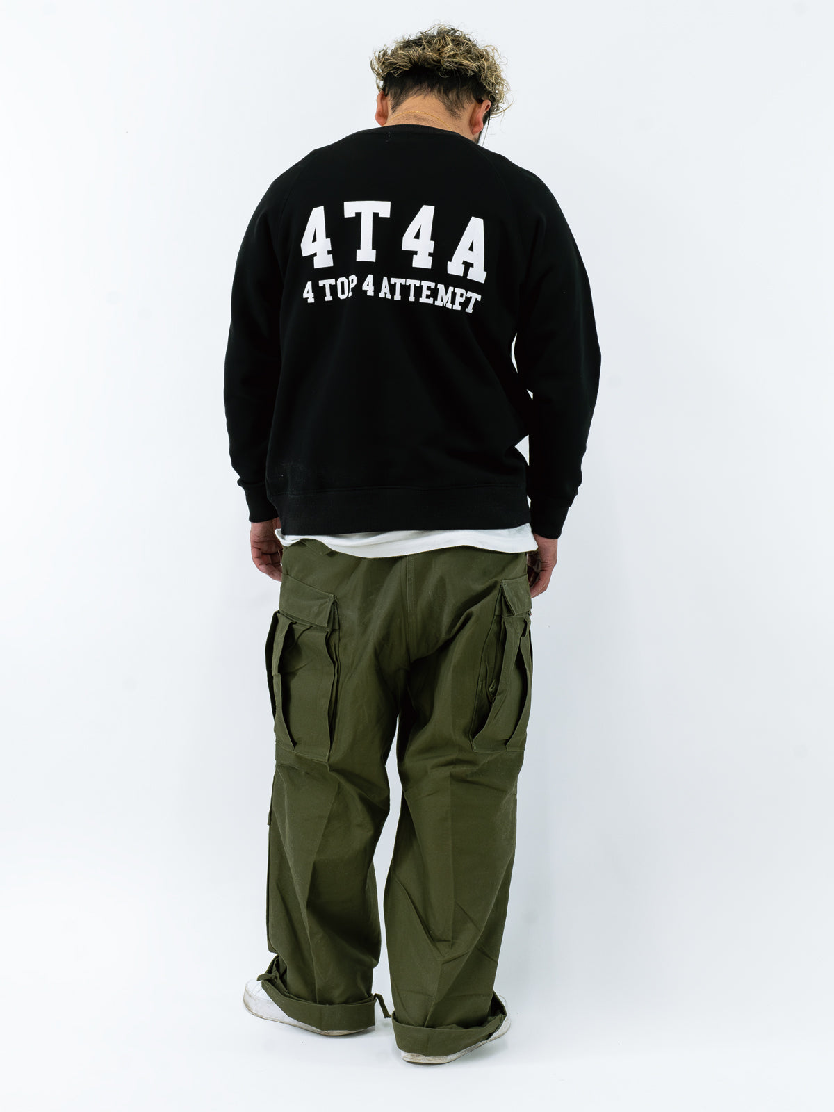 4T4A Crewneck - Black